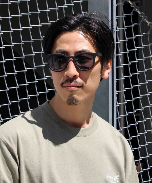 GLOSTER（グロスター）の「【GLOSTER/グロスター】マット加工 フラットサングラス カラーレンズ（サングラス・メンズ・ロイヤルブルー/チャコールグレー/ダークブラウン/ブラック/ダークグリーン・FREE）」の22枚目の写真