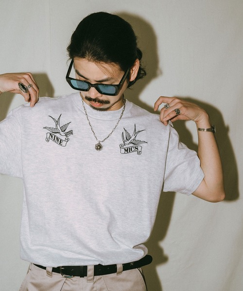 NineMicrophones(ナインマイクロフォンズ)の「lyric TEE(Tシャツ/カットソー・メンズ・アッシュグレー/ブラック/ホワイト・LARGE/MEDIUM/XX-LARGE/X-LARGE)」の3枚目の写真