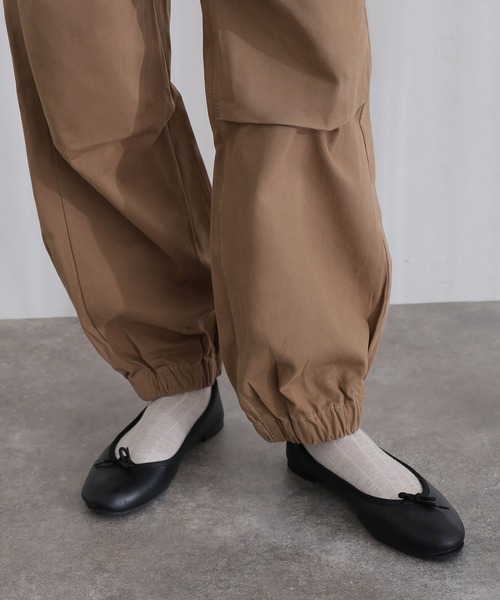 ElegChic(エレグシック)の「リラックスワイド パラシュートパンツ(チノパンツ・レディース・ベージュ/カーキ/ブラック・XXL/XL/L/M/4L)」の16枚目の写真