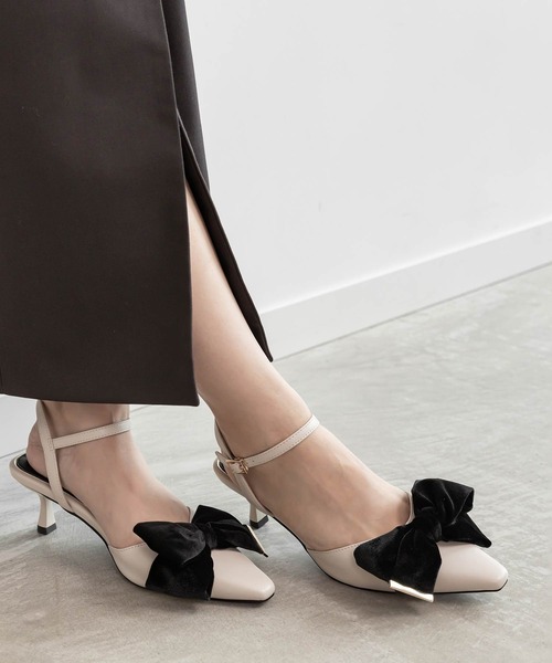 ベロアリボンストラップパンプス