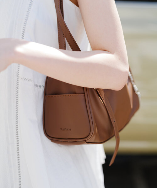 Kastane(カスタネ)の「【so Good SISTERS×Kastane/WEB限定/2WAY】bag&charm SET(ショルダーバッグ・レディース・ホワイト系その他/ブラック系その他/ブラウン系その他/ホワイト系その他2/ブラック系その他2/ブラック系その他3/ブラウン系その他2/ブラウン系その他3・FREE)」の16枚目の写真