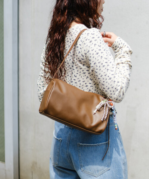 Kastane(カスタネ)の「【so Good SISTERS×Kastane/WEB限定/2WAY】bag&charm SET(ショルダーバッグ・レディース・ホワイト系その他/ブラック系その他/ブラウン系その他/ホワイト系その他2/ブラック系その他2/ブラック系その他3/ブラウン系その他2/ブラウン系その他3・FREE)」の18枚目の写真