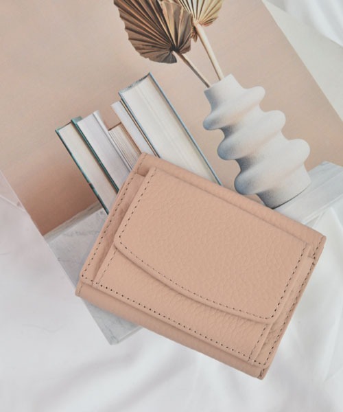 VIBGYOR Women（ヴィブジョー　ウィメン）の「【float】マシュマロタッチ コンパクト シンプル 三つ折り ミニ財布【17色展開】（財布・レディース・アッシュブラウン/エメラルドブルー/ブラック/アイボリー/ベビーピンク/ピンク/グリーン/ライトグリーン/モスグリーン/ワインレッド/ブラウン/レッド/ネイビー/イエロー/オレンジ/インディゴブルー/パープル・FREE）」の14枚目の写真