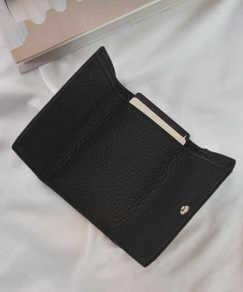 VIBGYOR Women（ヴィブジョー　ウィメン）の「【float】マシュマロタッチ コンパクト シンプル 三つ折り ミニ財布【17色展開】（財布・レディース・アッシュブラウン/エメラルドブルー/ブラック/アイボリー/ベビーピンク/ピンク/グリーン/ライトグリーン/モスグリーン/ワインレッド/ブラウン/レッド/ネイビー/イエロー/オレンジ/インディゴブルー/パープル・FREE）」の19枚目の写真