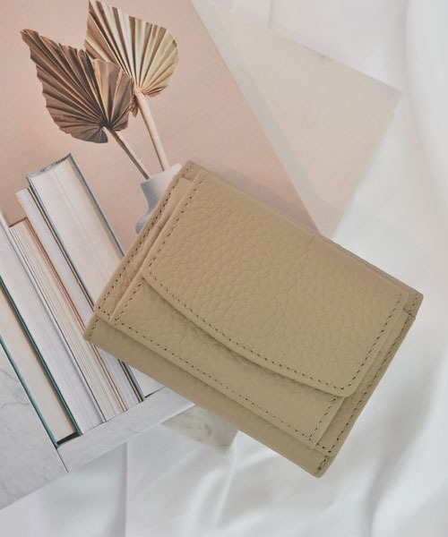 VIBGYOR Women（ヴィブジョー　ウィメン）の「【float】マシュマロタッチ コンパクト シンプル 三つ折り ミニ財布【17色展開】（財布・レディース・アッシュブラウン/エメラルドブルー/ブラック/アイボリー/ベビーピンク/ピンク/グリーン/ライトグリーン/モスグリーン/ワインレッド/ブラウン/レッド/ネイビー/イエロー/オレンジ/インディゴブルー/パープル・FREE）」の18枚目の写真