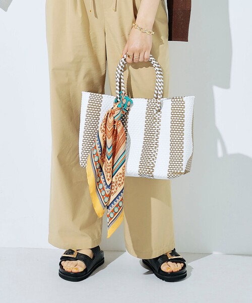 fredy emue(フレディエミュ)の「【MoonBird /ムーンバード】ワイドシェイプメルカドバッグ(かごバッグ・レディース・ホワイト系その他/オフホワイト/ブラック系その他・FREE)」の2枚目の写真