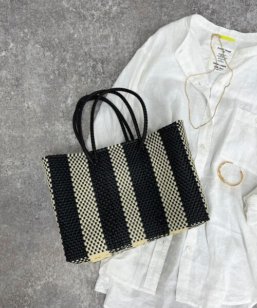 fredy emue(フレディエミュ)の「【MoonBird /ムーンバード】ワイドシェイプメルカドバッグ(かごバッグ・レディース・ホワイト系その他/オフホワイト/ブラック系その他・FREE)」の3枚目の写真