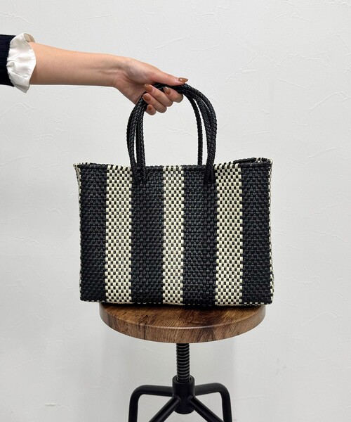 fredy emue(フレディエミュ)の「【MoonBird /ムーンバード】ワイドシェイプメルカドバッグ(かごバッグ・レディース・ホワイト系その他/オフホワイト/ブラック系その他・FREE)」の15枚目の写真