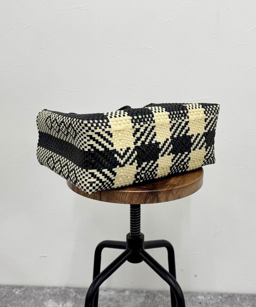 fredy emue(フレディエミュ)の「【MoonBird /ムーンバード】ワイドシェイプメルカドバッグ(かごバッグ・レディース・ホワイト系その他/オフホワイト/ブラック系その他・FREE)」の17枚目の写真