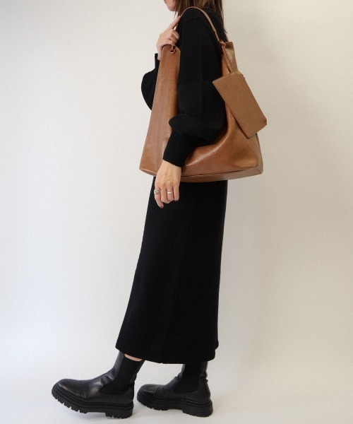 CURI BISCUI（キュリ　ビスキュイ）の「2ポーチセット ワンハンドルバッグ（トートバッグ・レディース・ブラック/シルバー/モカ・FREE）」の14枚目の写真