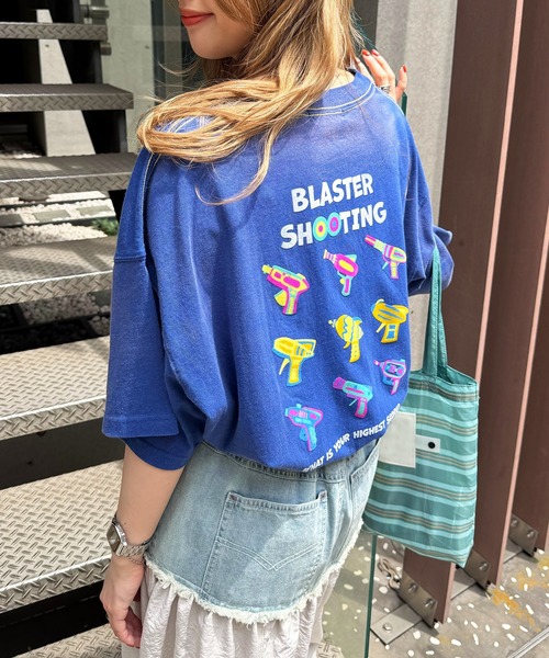 DOUBLE NAME(ダブルネーム)の「SHOOTING加工フロッキーBIG TEE(Tシャツ/カットソー・レディース・ブラック/ブルー/パープル・FREE)」の6枚目の写真