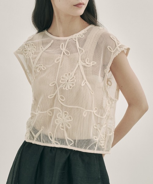 moi tytto（モイテュット）の「コード刺繍レースベスト（ベスト・レディース・ナチュラル・FREE）」の5枚目の写真