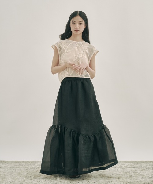 moi tytto（モイテュット）の「コード刺繍レースベスト（ベスト・レディース・ナチュラル・FREE）」の2枚目の写真