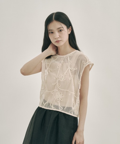 moi tytto（モイテュット）の「コード刺繍レースベスト（ベスト・レディース・ナチュラル・FREE）」の11枚目の写真