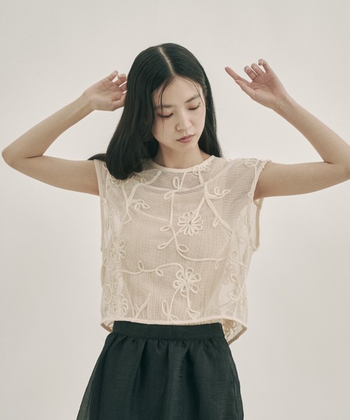 moi tytto（モイテュット）の「コード刺繍レースベスト（ベスト・レディース・ナチュラル・FREE）」の12枚目の写真