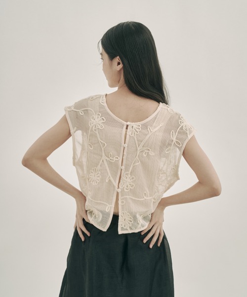 moi tytto（モイテュット）の「コード刺繍レースベスト（ベスト・レディース・ナチュラル・FREE）」の17枚目の写真
