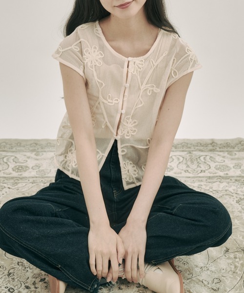 moi tytto（モイテュット）の「コード刺繍レースベスト（ベスト・レディース・ナチュラル・FREE）」の8枚目の写真