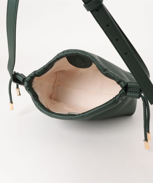 A.P.C.（アーペーセー）の「SAC NINON MINI（ショルダーバッグ・レディース・グリーン系その他・ONESIZE）」の4枚目の写真