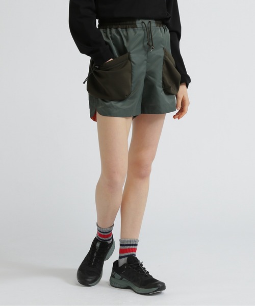 AVIREX（アヴィレックス）の「NYLON COMBI SHORT PANTS/ナイロンコンビショートパンツ（その他パンツ・レディース・グレー/オリーブ/ブラック・M/S）」の4枚目の写真