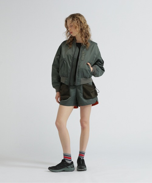 AVIREX（アヴィレックス）の「NYLON COMBI SHORT PANTS/ナイロンコンビショートパンツ（その他パンツ・レディース・グレー/オリーブ/ブラック・M/S）」の6枚目の写真