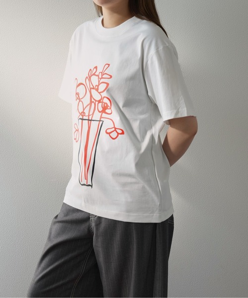 Enewd nina(エニュードニーナ)の「【zozo限定】花瓶 芸術的 上品 フラワー ビックアートアート ユニセックス Tシャツ(Tシャツ/カットソー・レディース・ホワイト/ブラック・FREE)」の14枚目の写真