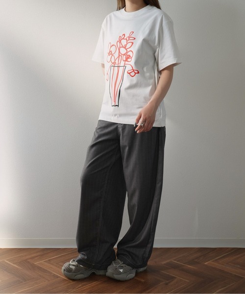 Enewd nina(エニュードニーナ)の「【zozo限定】花瓶 芸術的 上品 フラワー ビックアートアート ユニセックス Tシャツ(Tシャツ/カットソー・レディース・ホワイト/ブラック・FREE)」の20枚目の写真