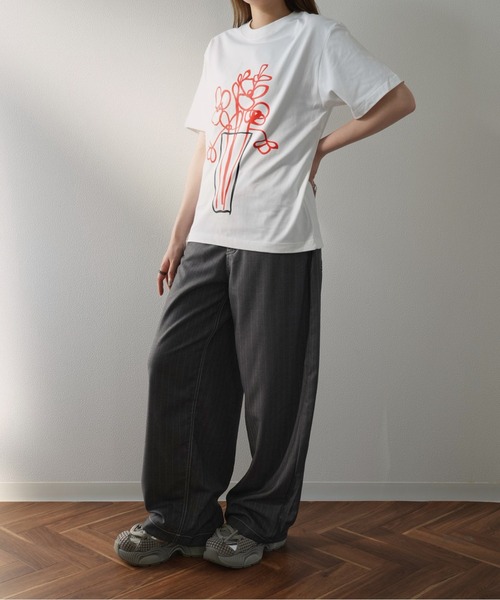 Enewd nina(エニュードニーナ)の「【zozo限定】花瓶 芸術的 上品 フラワー ビックアートアート ユニセックス Tシャツ(Tシャツ/カットソー・レディース・ホワイト/ブラック・FREE)」の21枚目の写真