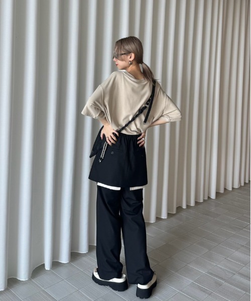 Ameri（アメリ）の「Silvia Conde Olivan×Ameri OVERSIZE TEE（Tシャツ/カットソー・レディース・スミクロ/ベージュ/グリーン/アイボリー・FREE）」の12枚目の写真