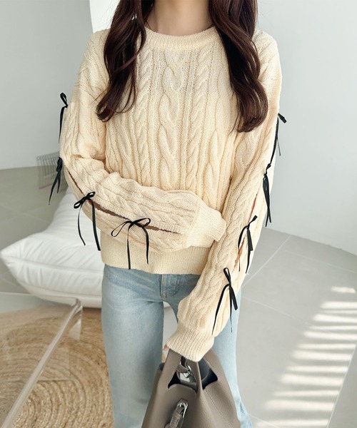 mily bilet(ミウィビレット)の「【mily bilet】リボンで仕込む♪上品フェミニン。袖リボンケーブル編みニットプルオーバー(ニット/セーター・レディース・ブラウン/バーガンディー/アイボリー/チャコールグレー・LARGE/MEDIUM/SMALL/X-LARGE)」の9枚目の写真