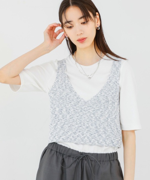 qualite（カリテ）の「カスリヤーン畦ニットキャミソール（ベスト・レディース・ライトグレー/スモークピンク・フリー）」の2枚目の写真