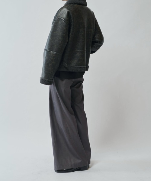 Lui's（ルイス）の「【Neucon/ニューコン】ヴィンテージムートンクロップドワイドブルゾン（ブルゾン・メンズ・ブラック/ブラウン・2/1）」の4枚目の写真