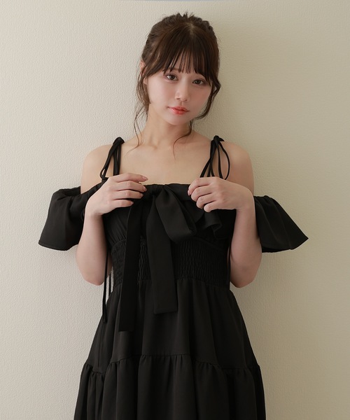M DOLLY(エムドリー)の「*M DOLLY original* ribbon nuance tiered dress/リボンニュアンスティアードドレス(ワンピース・レディース・ブラック/ベージュ・FREE)」の3枚目の写真