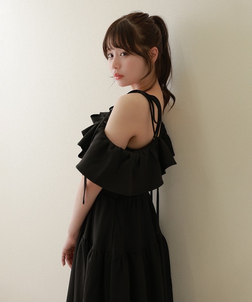 M DOLLY(エムドリー)の「*M DOLLY original* ribbon nuance tiered dress/リボンニュアンスティアードドレス(ワンピース・レディース・ブラック/ベージュ・FREE)」の4枚目の写真