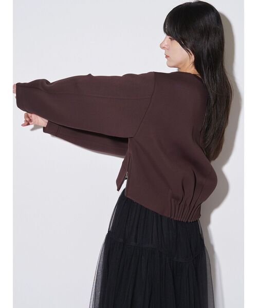 ELENDEEK(エレンディーク)の「タックヘムクロップドカットソー(スウェット・レディース・ブラック/ブラウン/グレー/オフホワイト・FREE)」の13枚目の写真