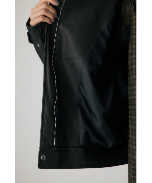 crie conforto(クリーコンフォルト)の「スタンドカラーフェイクレザージャケット 冬服 / アウター(ライダースジャケット・レディース・ブラウン/ブラック・FREE)」の14枚目の写真