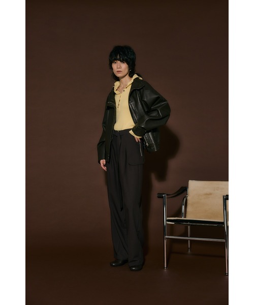 crie conforto(クリーコンフォルト)の「スタンドカラーフェイクレザージャケット 冬服 / アウター(ライダースジャケット・レディース・ブラウン/ブラック・FREE)」の6枚目の写真