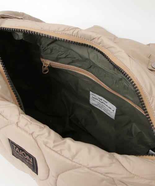 fridge(フリッジ)の「【TAION】タイオンMILITARY MESSENGER DOWN BAG-M<MILITARY/SOFT SHELL> TAION-MGBG01ALSML-M(ショルダーバッグ・メンズ・その他/ブラック/グリーン/ベージュ・ONESIZE)」の10枚目の写真
