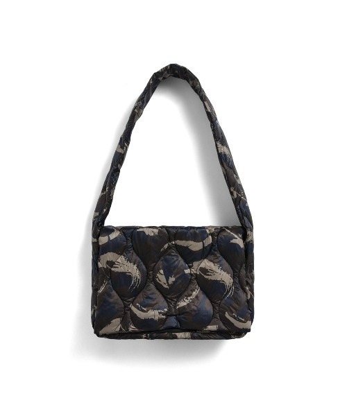fridge(フリッジ)の「【TAION】タイオンMILITARY MESSENGER DOWN BAG-M<MILITARY/SOFT SHELL> TAION-MGBG01ALSML-M(ショルダーバッグ・メンズ・その他/ブラック/グリーン/ベージュ・ONESIZE)」の4枚目の写真