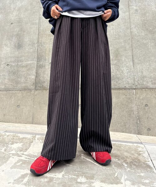 CIAOPANIC TYPY(チャオパニックティピー)の「【新色追加/3サイズ展開】タックボリュームワイドスラックス(スラックス・レディース・グレー/ネイビー/ブラック/ブラック系その他/ブラウン・SMALL/LARGE/MEDIUM)」の3枚目の写真