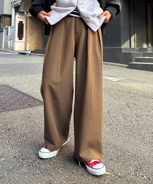 CIAOPANIC TYPY(チャオパニックティピー)の「【新色追加/3サイズ展開】タックボリュームワイドスラックス(スラックス・レディース・グレー/ネイビー/ブラック/ブラック系その他/ブラウン・SMALL/LARGE/MEDIUM)」の17枚目の写真