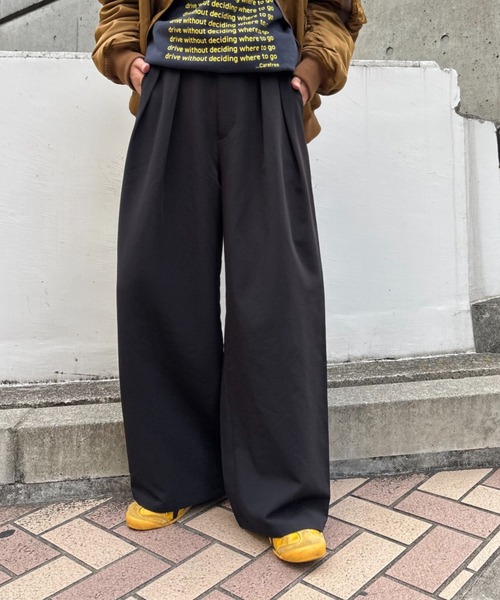 CIAOPANIC TYPY(チャオパニックティピー)の「【新色追加/3サイズ展開】タックボリュームワイドスラックス(スラックス・レディース・グレー/ネイビー/ブラック/ブラック系その他/ブラウン・SMALL/LARGE/MEDIUM)」の2枚目の写真