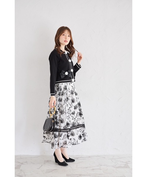 tocco closet（トッコ　クローゼット）の「フラワーモチーフ＆リボン付きバイカラーニットカーディガン（カーディガン/ボレロ・レディース・オフホワイト/グレー/ブラック・M）」の8枚目の写真