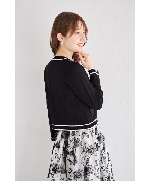 tocco closet（トッコ　クローゼット）の「フラワーモチーフ＆リボン付きバイカラーニットカーディガン（カーディガン/ボレロ・レディース・オフホワイト/グレー/ブラック・M）」の11枚目の写真