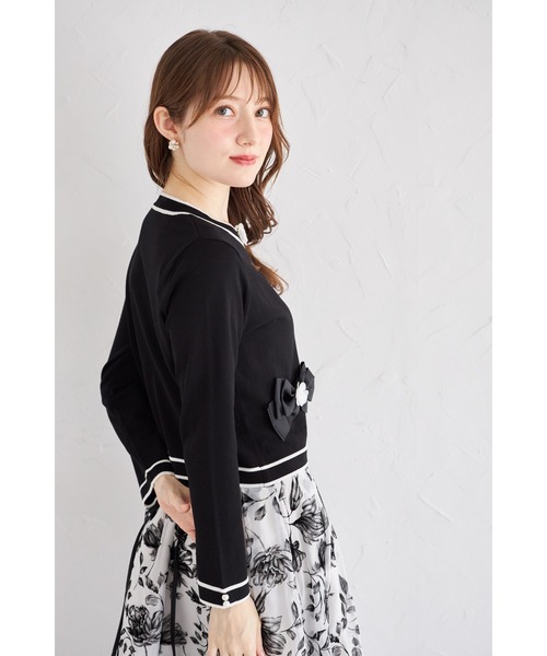 tocco closet（トッコ　クローゼット）の「フラワーモチーフ＆リボン付きバイカラーニットカーディガン（カーディガン/ボレロ・レディース・オフホワイト/グレー/ブラック・M）」の10枚目の写真