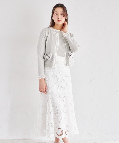 tocco closet（トッコ　クローゼット）の「フラワーモチーフ＆リボン付きバイカラーニットカーディガン（カーディガン/ボレロ・レディース・オフホワイト/グレー/ブラック・M）」の13枚目の写真