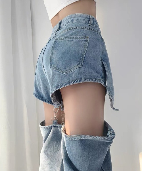 CELENA BEATS(セレナビーツ)の「チェーン付き セパレート デニム パンツ(デニムパンツ・レディース・ブラック/ブルー・S/M)」の8枚目の写真