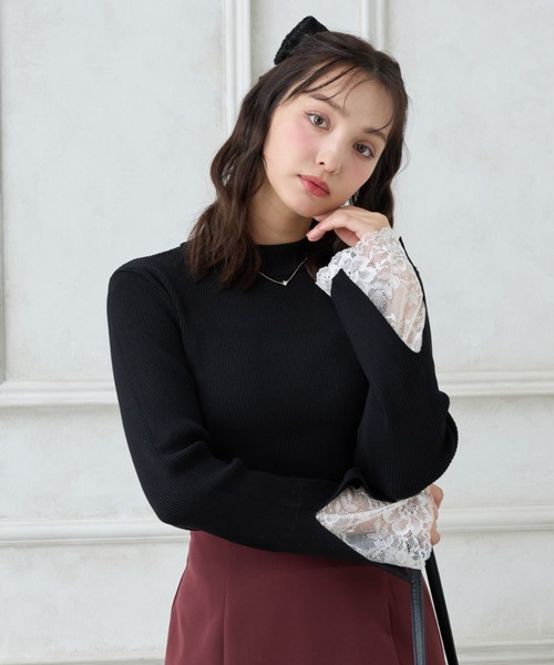 INGNI（イング）の「袖スリットレースニット（ニット/セーター・レディース・ブラック/アイボリー/チャコールグレー/ボルドー・M）」の2枚目の写真