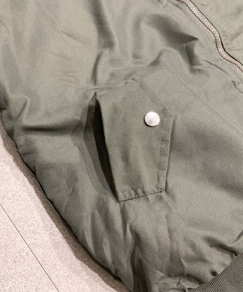 Mejoul（メジュール）の「フード付きリバーシブルボリュームブルゾンファーブルゾン（ブルゾン・レディース・ブルー/アイボリー/ブラック/カーキ・M/L）」の18枚目の写真