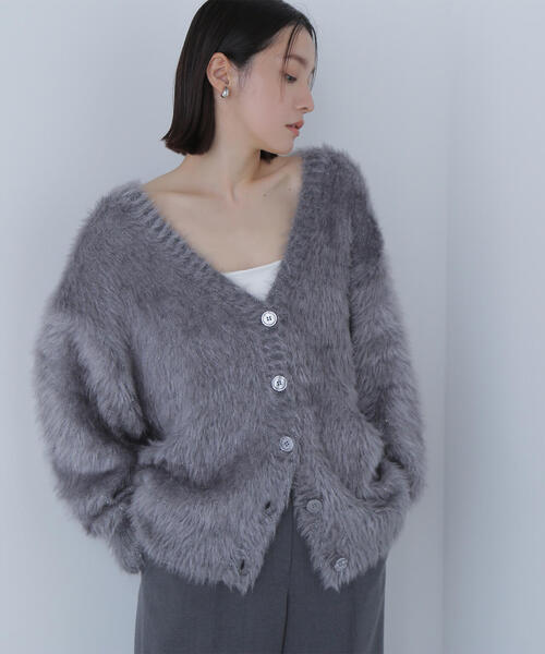 NATURAL BEAUTY BASIC(ナチュラルビューティーベーシック)の「◇ヘアリーラメニットシリーズ Vネックカーディガン(カーディガン/ボレロ・レディース・オレンジ/ベージュ/チャコールグレー・FREE)」の4枚目の写真