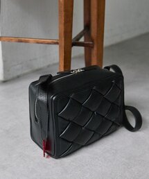 ear 黒 ショルダーバッグ ear PAPILLONNER｜イア パピヨネのショルダーバッグ（ブラック